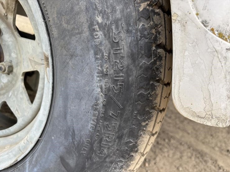 1990-unknown-trailer-image-32