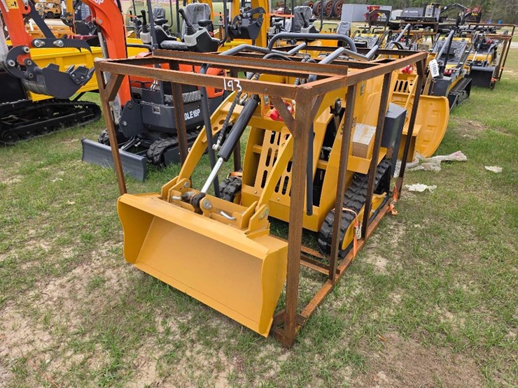 --absolute---new---ride-on-mini-skid-image-1