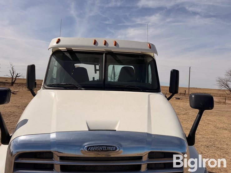 2015-freightliner-cascadia-125-image-12