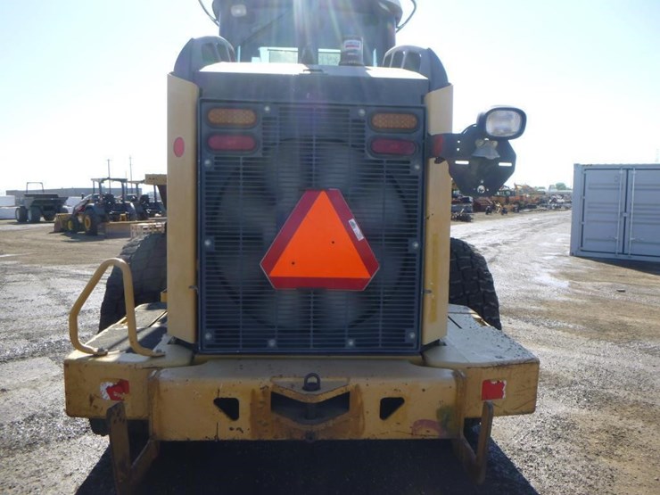 2005-deere-624j-image-22