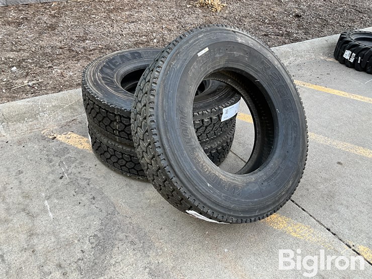 recapped-295/75r22.5-tires-image-3