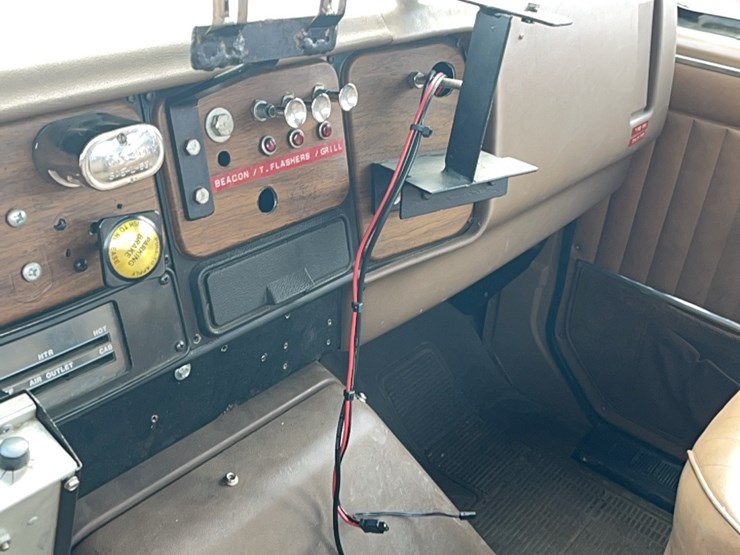 international-s1900-image-12