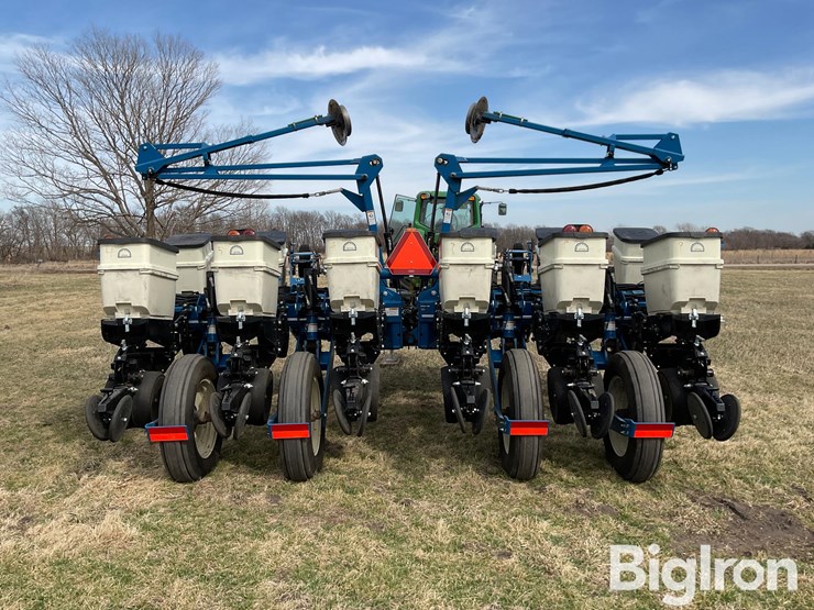 2019-kinze-3200-image-6