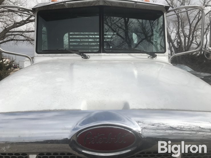 2010-peterbilt-337-image-13