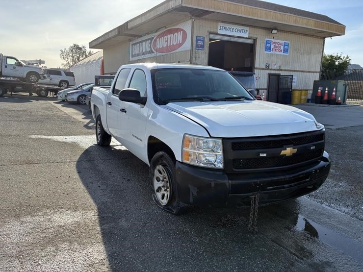 2012-chevrolet-silverado-1500-image-2