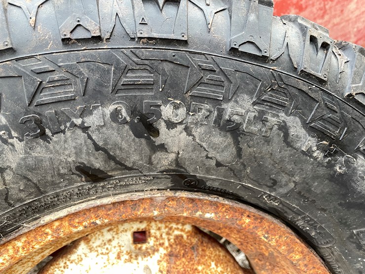 #118-•-h&s-20'-feeder-wagon-image-22