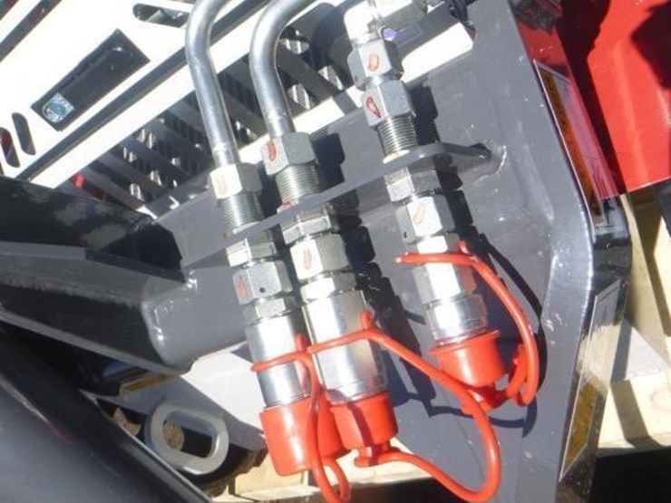 battler-st28h-6-skid-steer-track-loader-image-11