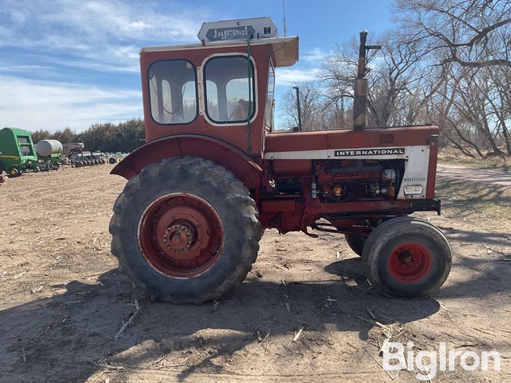 1966-international-806-image-4