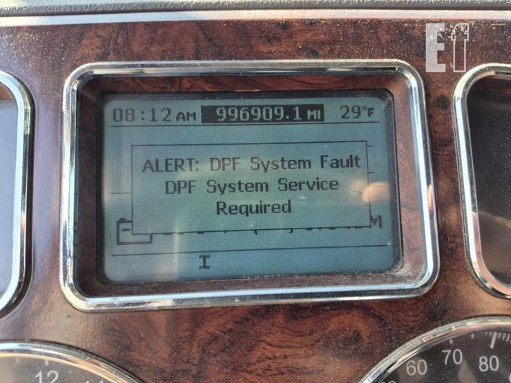 2014-mack-pinnacle-cxu613-image-21