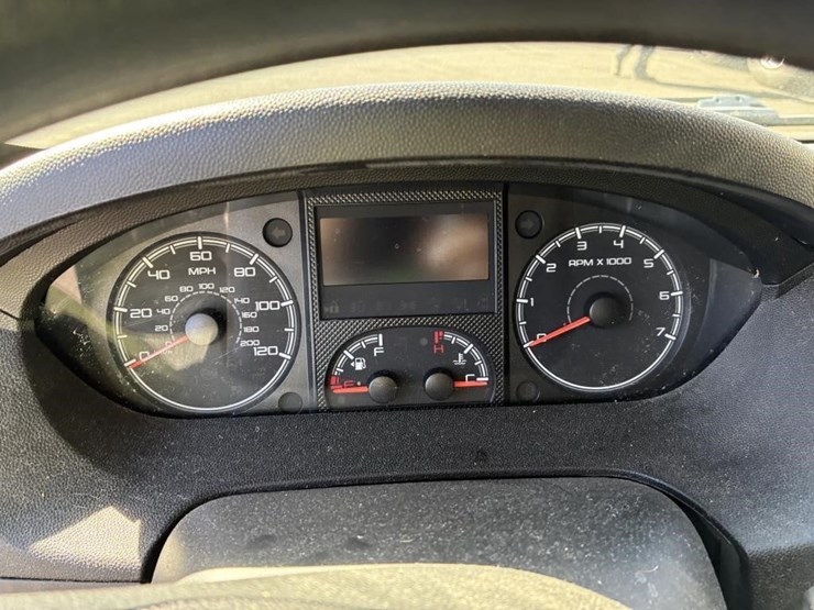 2021-utility-van-image-14