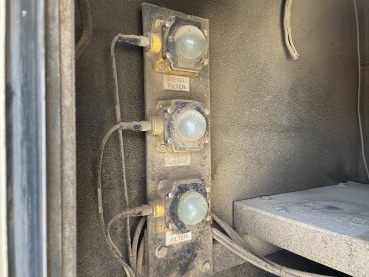 2001-sterling-l8500-image-15