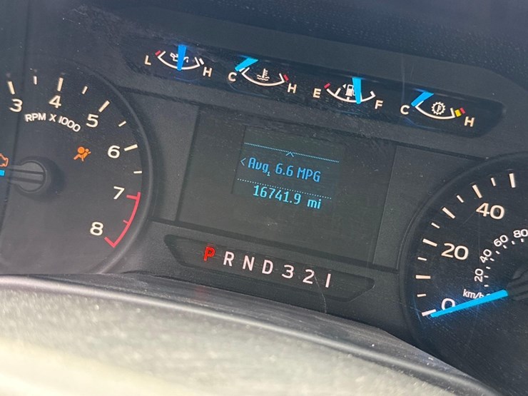 2015-ford-f150-xl-image-13