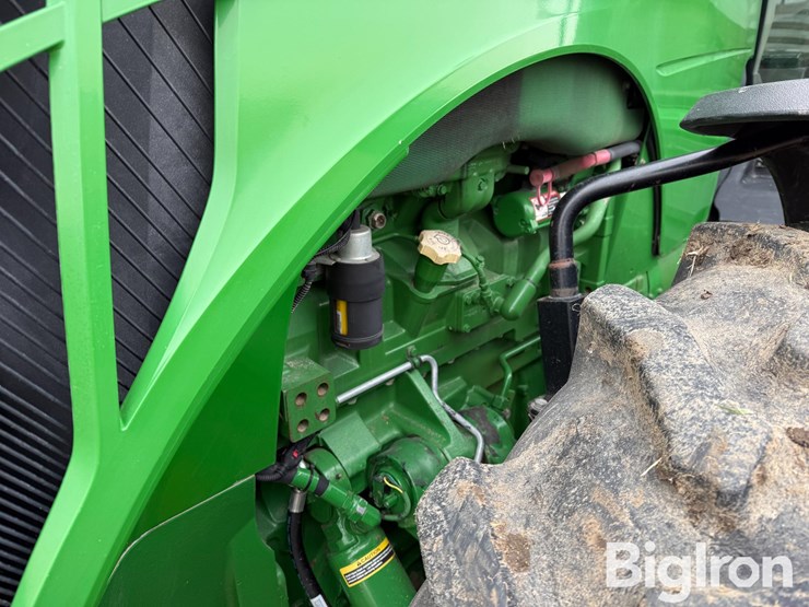 2011-john-deere-8310r-image-16