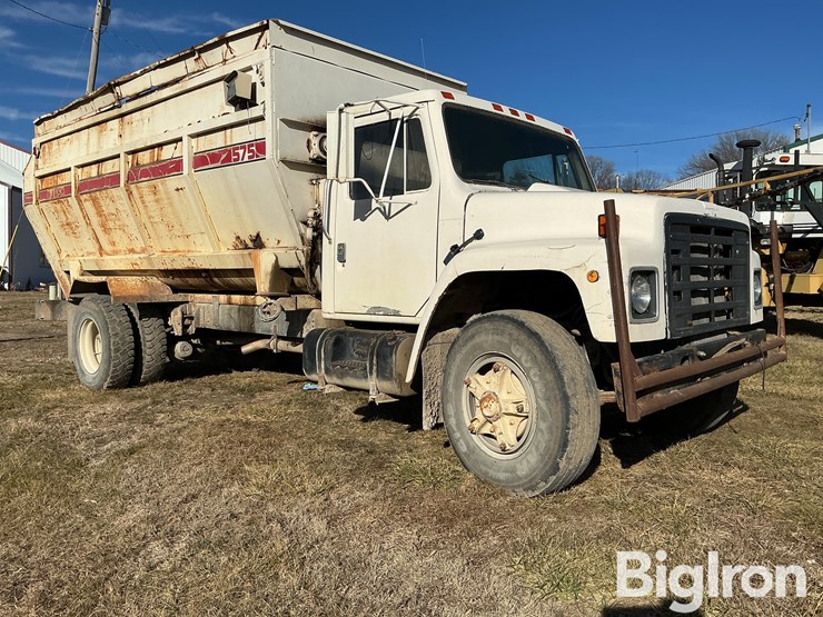 1981-international-1854s-image-3