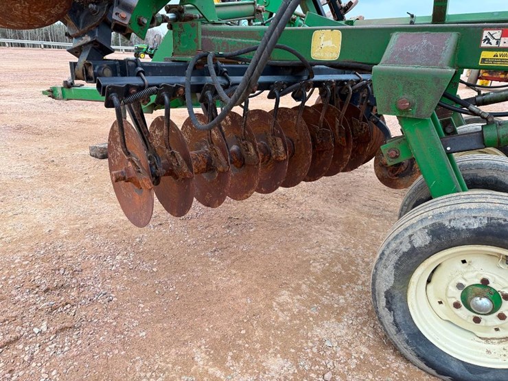 john-deere-630-image-11