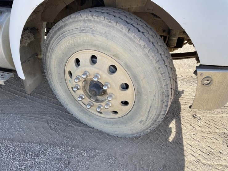 2007-kenworth-t300-image-11