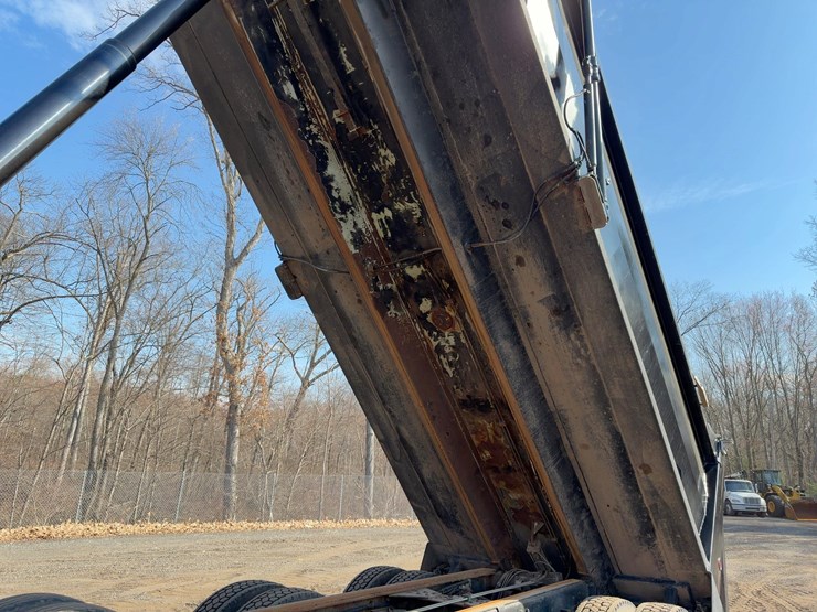 2001-kenworth-t800-image-13