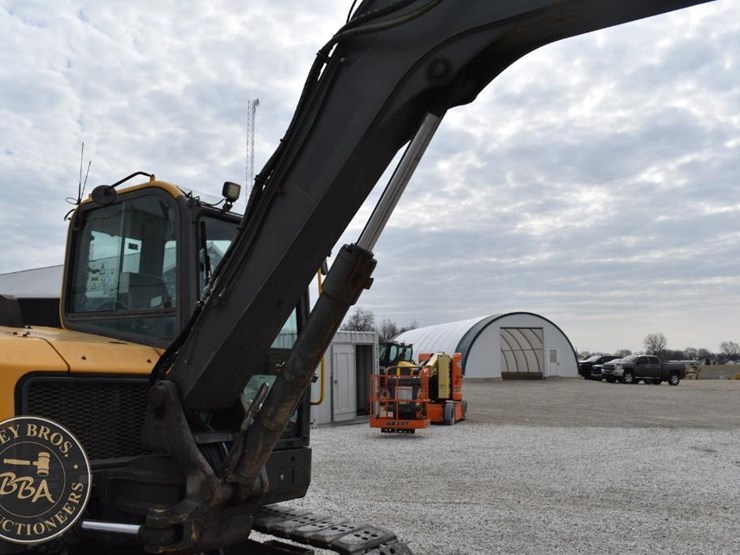 2019-volvo-ecr88d-image-24