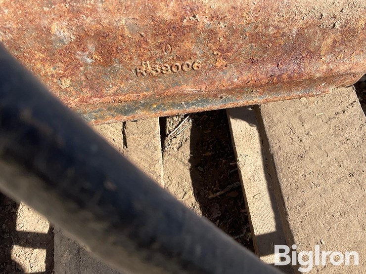 john-deere-8-image-13