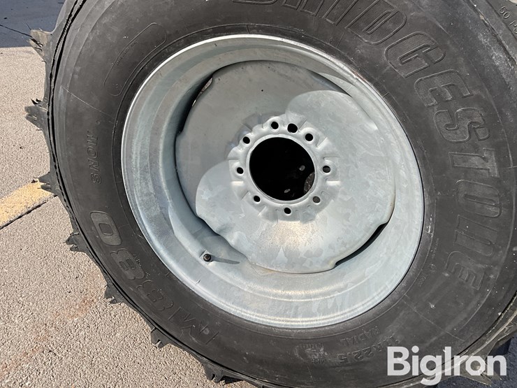 11r22.5-recapped-pivot-tires-&-rims-image-9