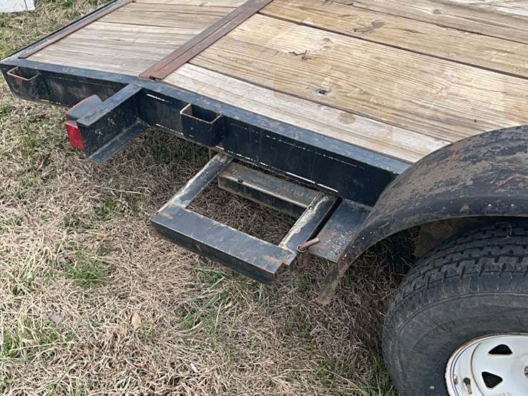 car-hauler-trailer-16’-with-2’-dove-tail-and-ramps-image-6