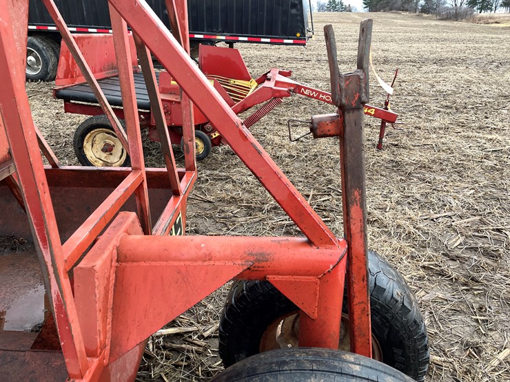 #118-•-h&s-20'-feeder-wagon-image-10