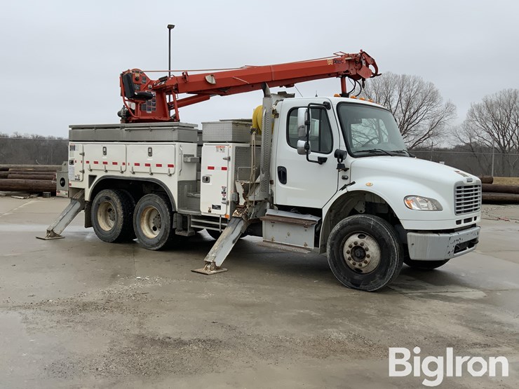 2015-freightliner-m2-106-image-3