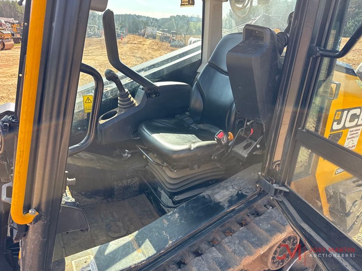 2023-jcb-2ts-7t-image-16