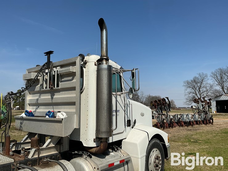 1997-peterbilt-385-image-12