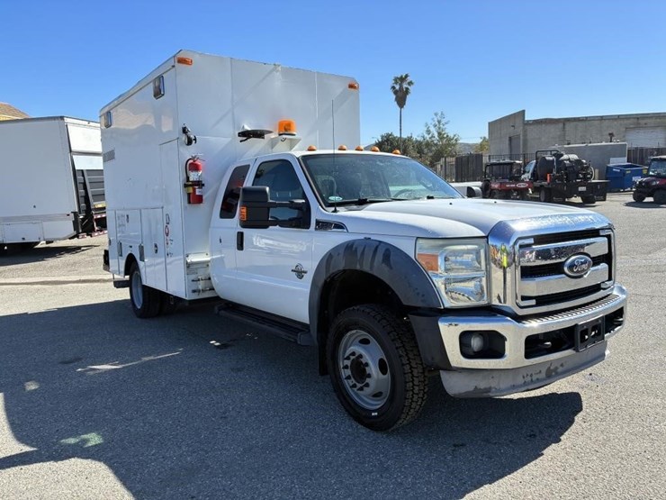 2011-ford-f550-image-2