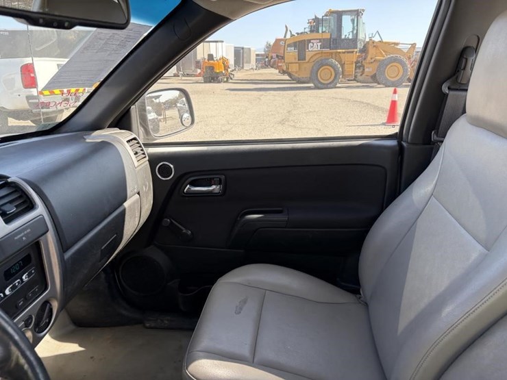 2011-chevrolet-colorado-image-14