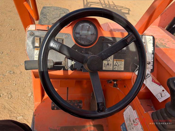 2016-jlg-6042-telehandler-image-16