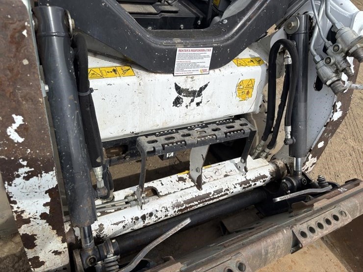 2021-bobcat-t450-image-12