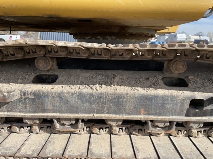 2012-deere-250g-lc-image-30