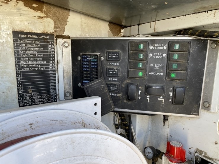 2007-kenworth-t300-image-20