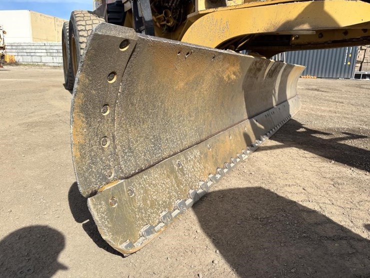 2006-caterpillar-143h-image-30