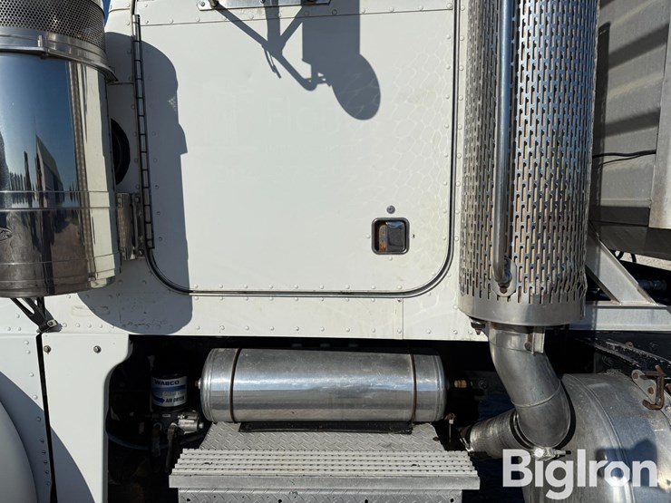 1997-peterbilt-378-image-14