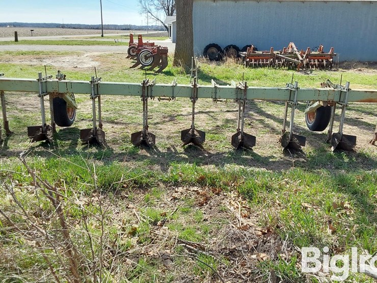 caterpillar-15-image-6