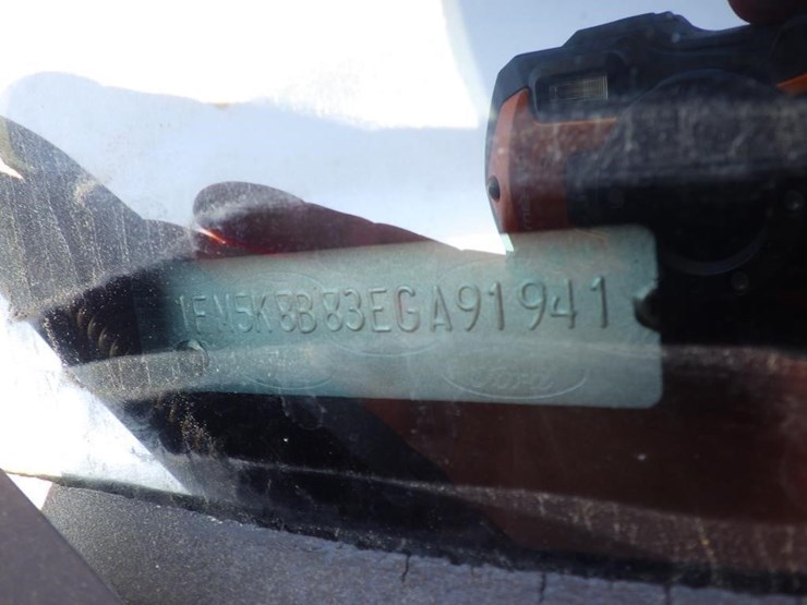 2014-ford-explorer-image-15