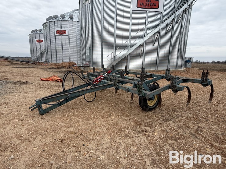 john-deere-100-image-1