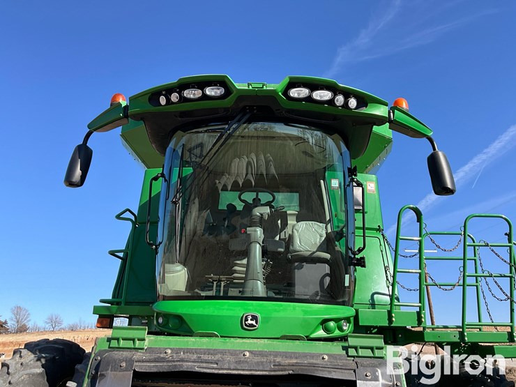 2013-john-deere-s680-image-12