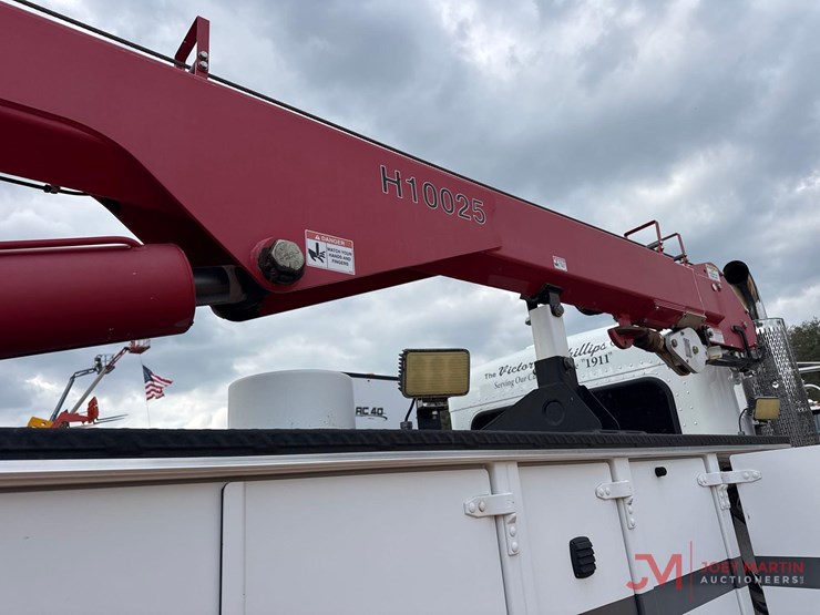 peterbiltpb337-service-truck-image-42