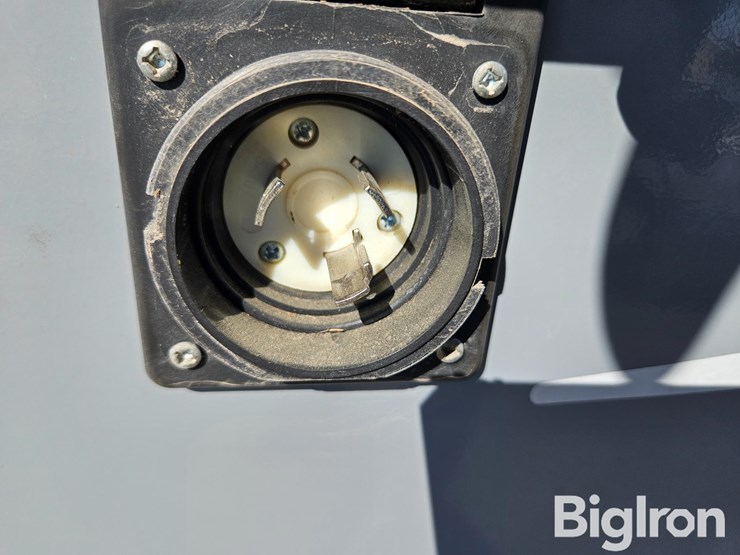 2020-massey-ferguson-730-image-13