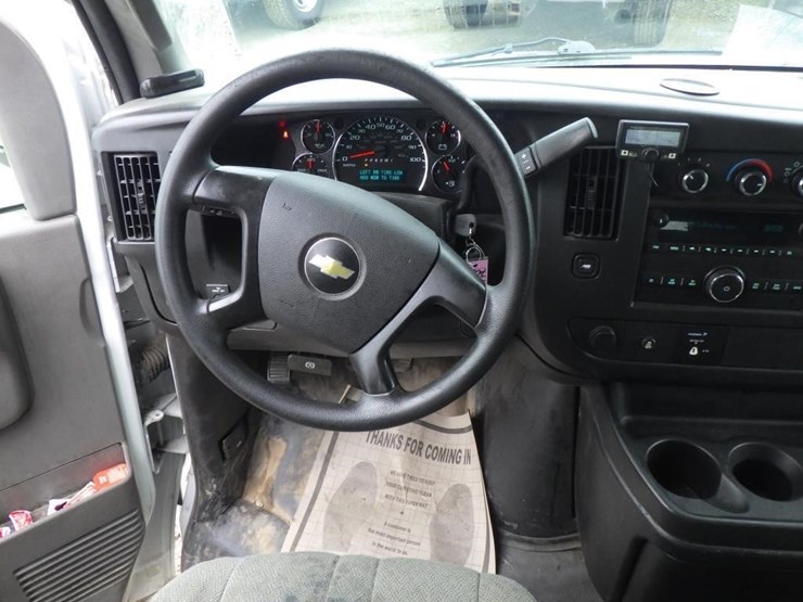 2016-chevrolet-express-2500-image-9