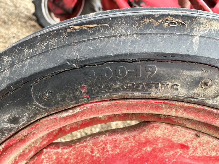 #108-•-mccormick-farmall-b-gas-tractor-image-38