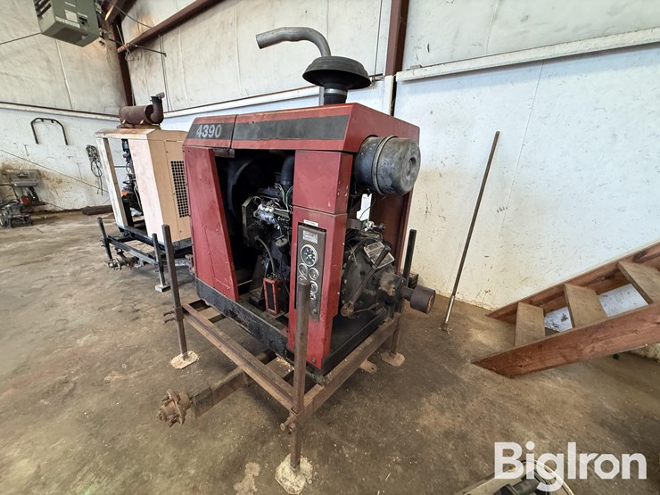 case-ih-4390-image-7