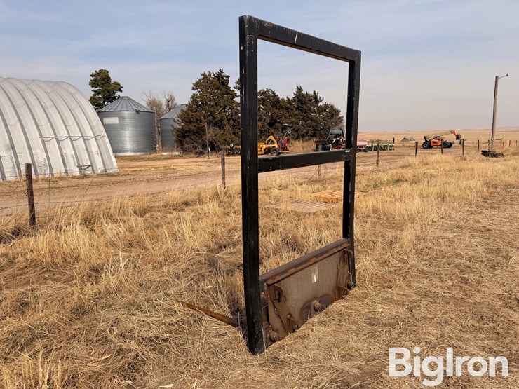 shop-built-tractor-mounted-quick-attach-bale-fork-image-6