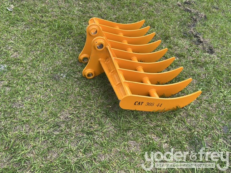 2026-caterpillar-305-image-4