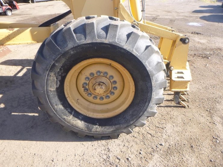 1996-deere-670b-image-37