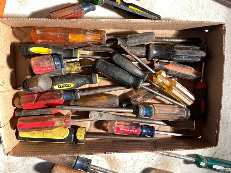 #2526-•-various-screwdrivers-image-4